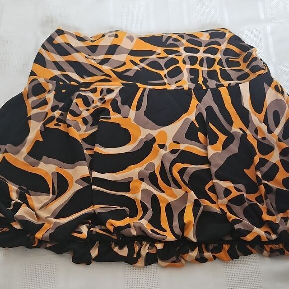 Guess by Marciano Vibrant Abstract Bubble Hem Mini Skirt - Picture 14 of 16